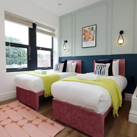 7min - Sleeps 7 - Free Parking