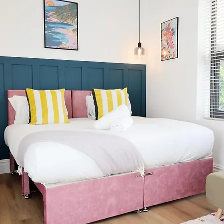 7min - Sleeps 7 - Free Parking
