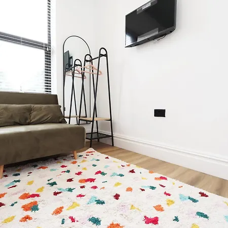 7min - Sleeps 7 - Free Parking * Bristol